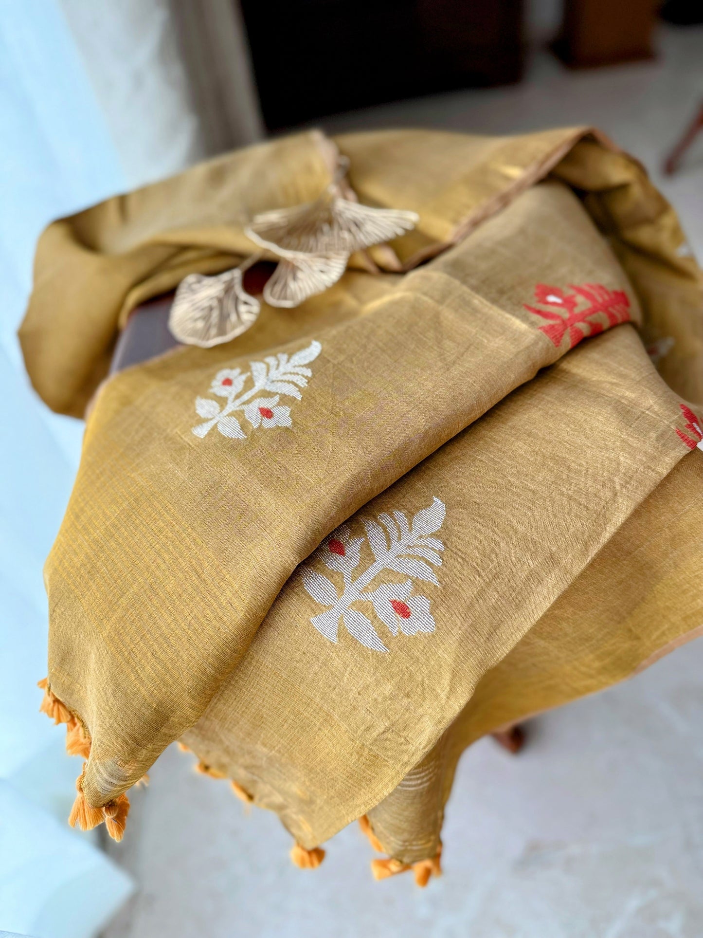 Molten Gold Linen Tissue Jamdani Saree