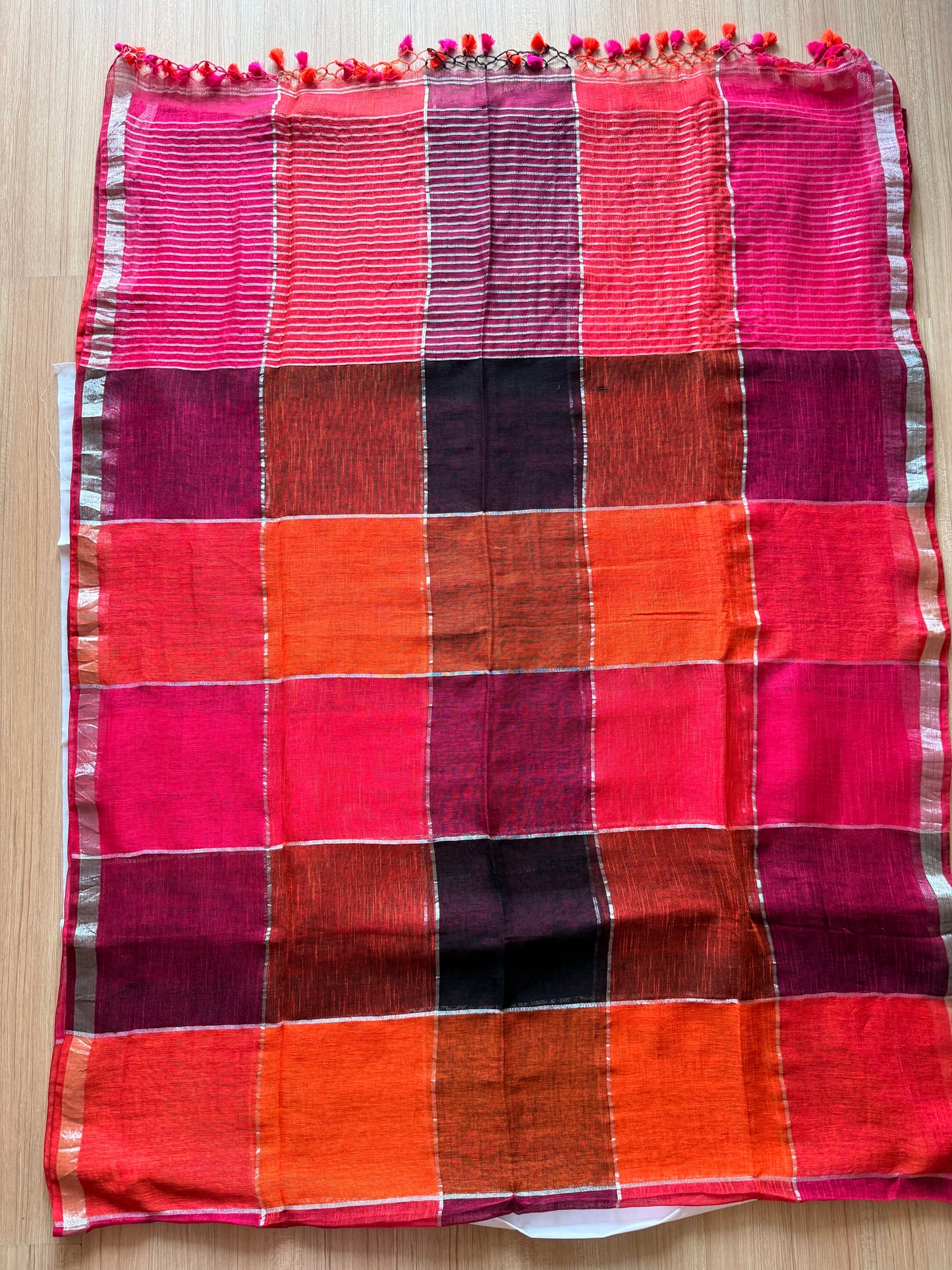 Browns, Pinks and Reds Linen Check Saree
