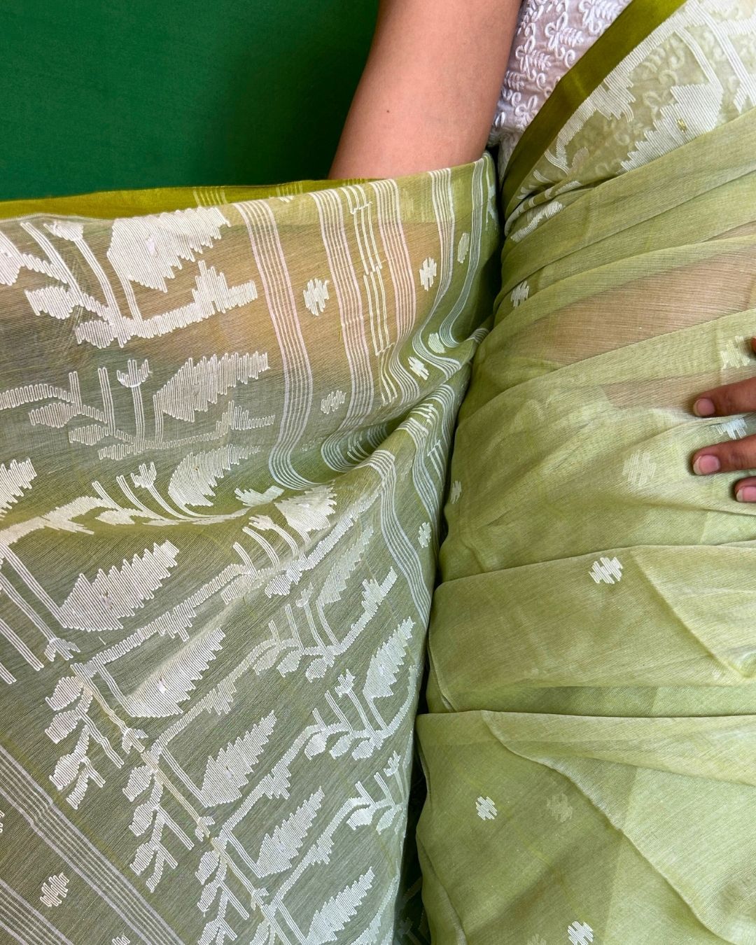 Green and White Cotton Jamdani Saree